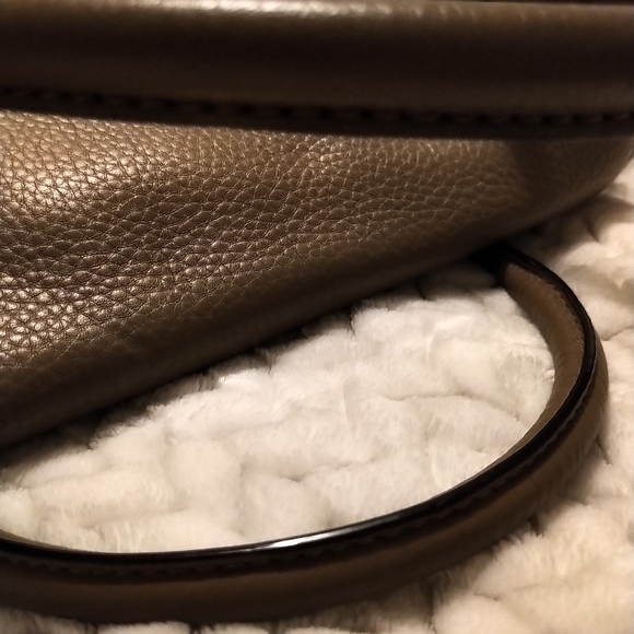 Kate Spade Purse. - Picture 2 of 7